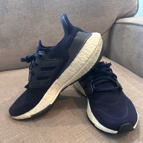 Adidas Women's Ultraboost 22 Running Shoe - Picture 9 of 9
